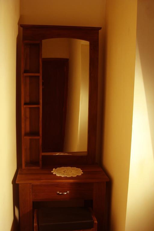 Sugandi Inn Kochchikade Экстерьер фото