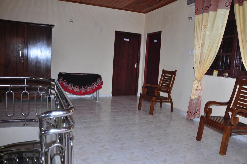 Sugandi Inn Kochchikade Экстерьер фото