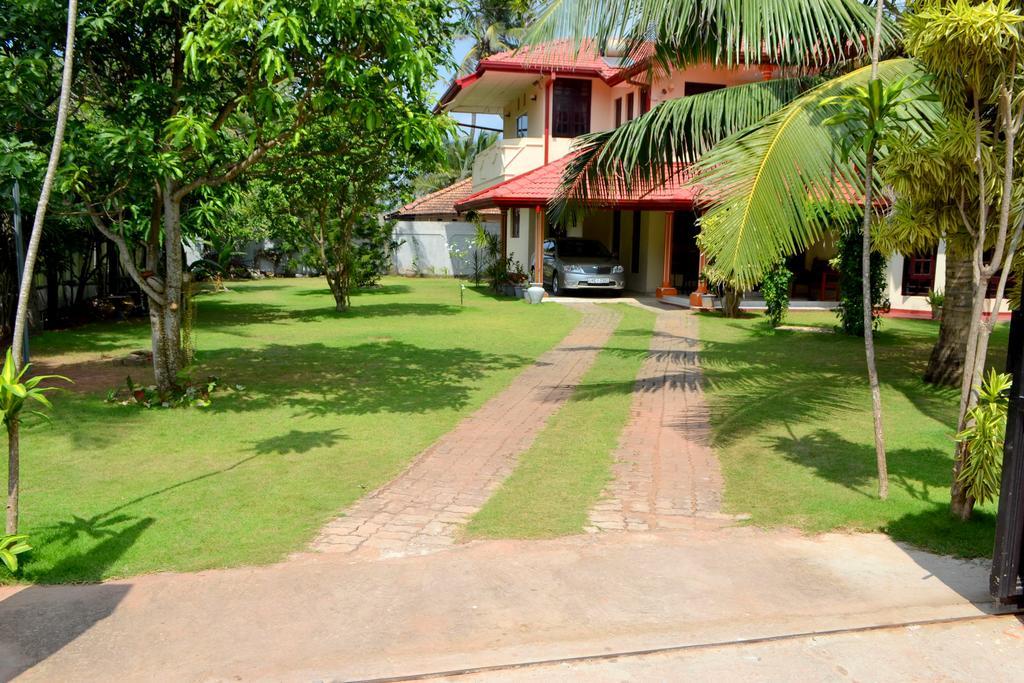 Sugandi Inn Kochchikade Экстерьер фото