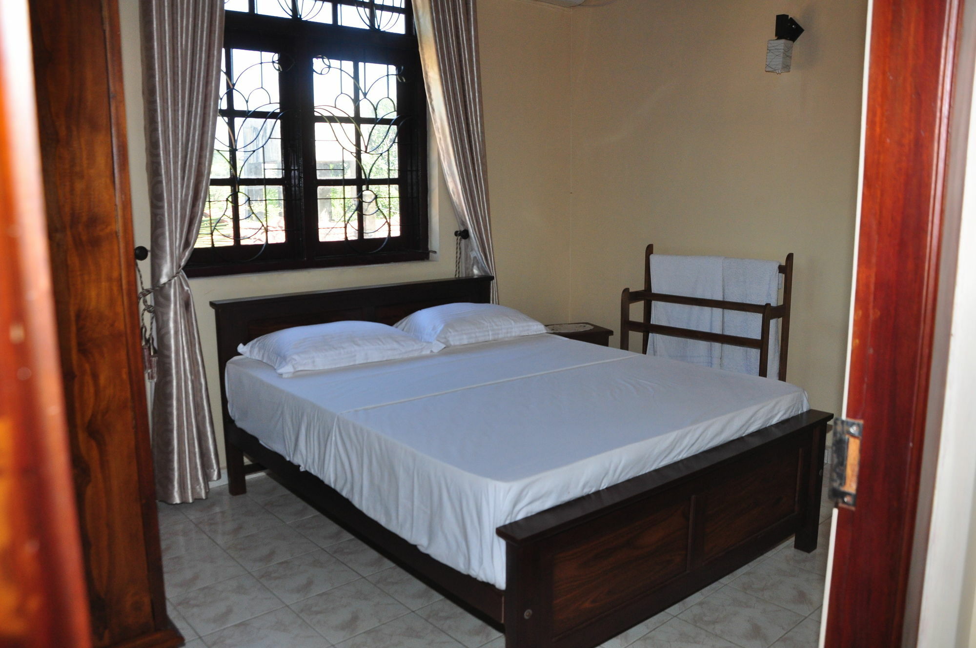 Sugandi Inn Kochchikade Экстерьер фото